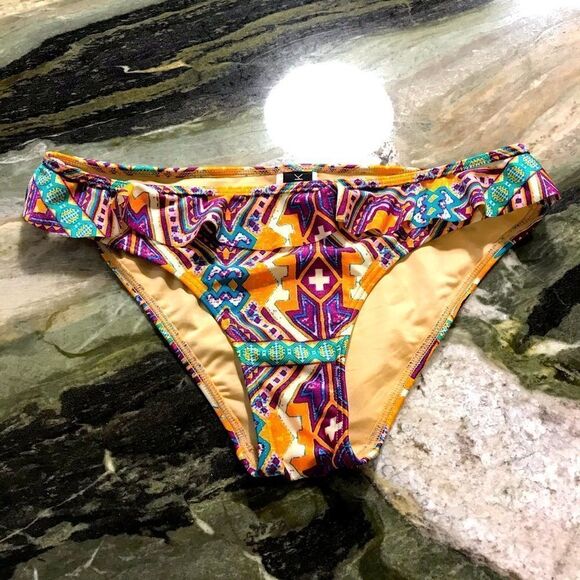 Revolve MINKPINK ruffled bikini - Picture 3 of 7